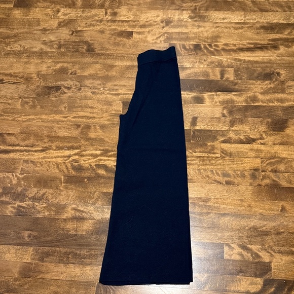 Lounge Set Top with Pants - Picture 4 of 6